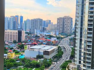 Cosy Suite Uptown Parksuites with Balcony Ultra fast wifi 250mbps - Manila - 1