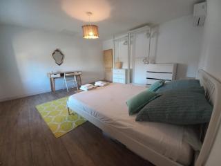 Chambre et salle de bain privée dans un Mas en Provence - Noves - 5