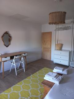 Chambre et salle de bain privée dans un Mas en Provence - Noves - 4