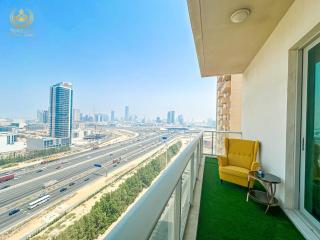 Royalton - Tranquil 15th-Floor Apartment with City Views - Dubai - 7