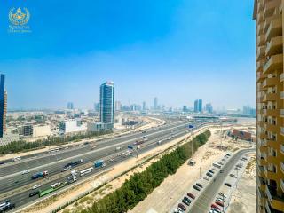 Royalton - Tranquil 15th-Floor Apartment with City Views - Dubai - 6