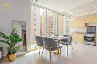 Royalton - Tranquil 15th-Floor Apartment with City Views - Dubai - 4