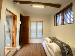 Hanok JAE l 4BR 2Bath l 9min from Anguk STN - Seul - 6