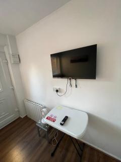 Fantastic Studio, Private bathroom and Mini Kitchen. - Thamesmead - 6