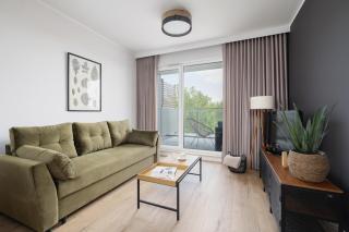 Stylowy Apartament z Dwiema Sypialniami Balkonem i Parkingiem by Noclegi Renters - Katowice - 7