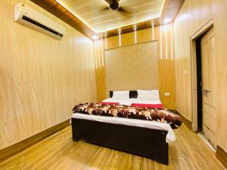 Hotel O Crown Palace - Ayodhya - 8