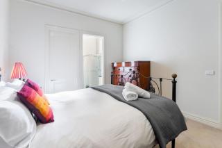 Brighton Chic Pet Friendly Near Beach & Train by Custom Bnb Hosting - 4