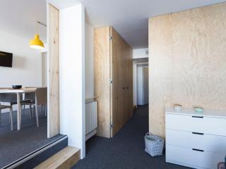 Appartement rénové 3 pièces avec balcons, WIFI, proche centre station - FR-1-346-533 - 8