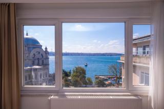 Contemporary Waterfront Apt with a Stunning View - Istanbul - 3