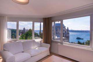 Contemporary Waterfront Apt with a Stunning View - Istanbul - 4