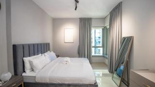 Heart of Downtown Three Bedroom Apartment - Emaar 29 Boulevard - Dubai - 3