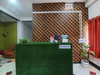 Riverbank Guesthouse with Restaurant & self cooking facility - Guwahati - 4