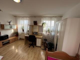 Haus mit 4 Schlafzimmern und 1 Großes Wohnzimmer - 1