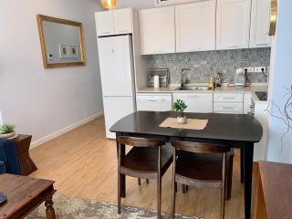 Lovely Barrio Apartment - 4