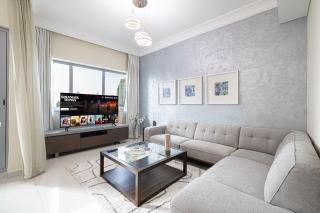 Damac Maison Mall Street 3 Bedroom Burj Khalifa view With Gym and Pool 1 minute walk to Dubai Mall - Dubai - 3