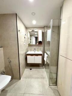 Elegant Seaview Alliance Palace Apartment - Angisa - 9