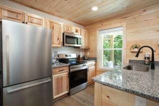 Modern Hideaway Close to Strip - 4