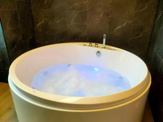 Suite Beaulieu 1 - Jacuzzi et Clim - 7