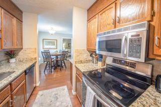 Brook Haven Condo - Downtown Blowing Rock Ground Floor Fully Stocked with 2 King Beds - Blowing Rock - 1