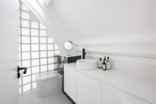 Veeve - Divine Mezzanine - Londra - 1