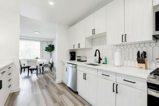 2BR Executive Retreat Close to Downtown - Arlington - 1