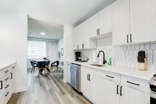 Arlington Chic 2BR - Minutes to DC and Hotspots - Arlington - 2
