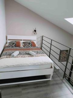 Loft avec Piscine Intérieure et Jardin - Melun - 1