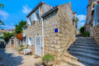 Charming Dalmatian 2-Bedroom cottage in the heart of Old Town Cavtat - Cavtat - 0