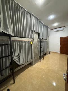 Mellow hostel 2 - 0