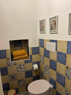 Zuccarella ''Zuccherino''nel cortile - Napoli - 8