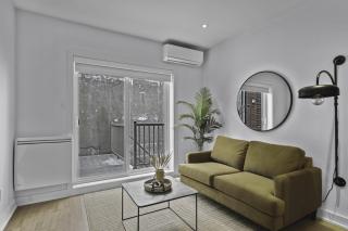 Trendy Open-Space Studio by Jean Talon Market - Montreal - 8