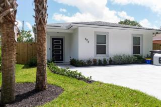 Palm Luxe Residence - 8