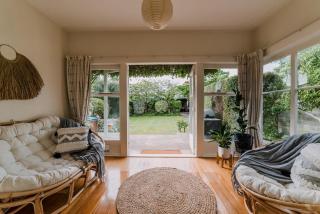 Grand Old Mansion - Sleeps 12 - Christchurch - 9