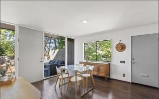 1BR 1BA Emerald Garden Bliss Seattle Location - 7
