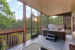 Lux 5Br w hot-tub game room & mountain views - Blue Ridge - 5