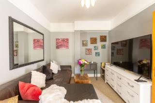 Traditional English 4 bedroom home in Greenwich - Plumstead - 3