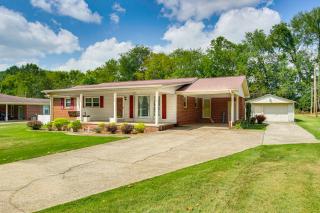 Florence Family Home with Dog-Friendly Yard - 0