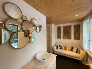 Lovely 4 Bedroom Chalet Great for Ski Holiday - Saanenmöser - 1