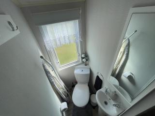 2 Bedroom Caravan, Edi Rita, Robin Hood, Pet Friendly - Meliden - 4