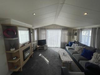 2 Bedroom Caravan, Edi Rita, Robin Hood, Pet Friendly - Meliden - 0