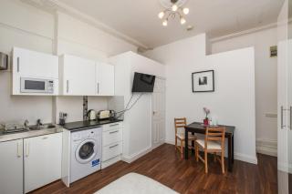 Lovely Studio with park view in Camden Kings Cross Zone1 - Londra - 6