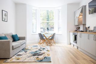 NEW! 5 x Stunning 1-Bed Apartments in Manchester by 53 Degrees Property, Ideal for Long Term, Couples or Business Groups! - Worsley - 7
