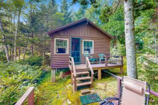 Cozy 1BR Cabin with Landscape Views - 8