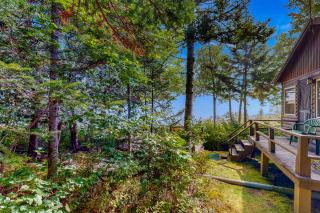 Cozy 1BR Cabin with Landscape Views - 7