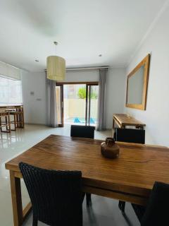 The villa 2 Seminyak - 3