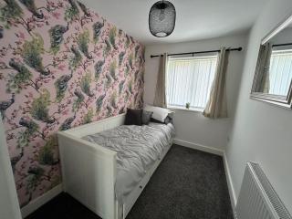 Tower Close - Saint Helens - 4
