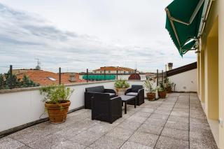 Amazing flat with big terrace and private car park - Verona - 4