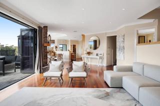 The Parish House with Pool, BBQ and Pizza Oven - Whangaparaoa - 4