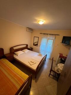 ROOM Jovan,on the sea with free we-fi - Kotor - 7
