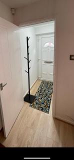 Entire two bed house with gated off street parking - Manchester - 5
